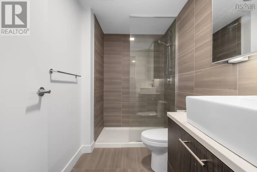 312 1048 Wellington Street — photo 19 of 40
