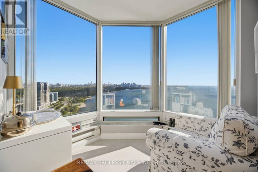 4203 - 1 Palace Pier Court — photo 16 of 40