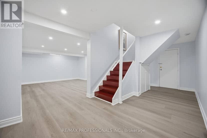 4 McFadden Drive — photo 38 of 40