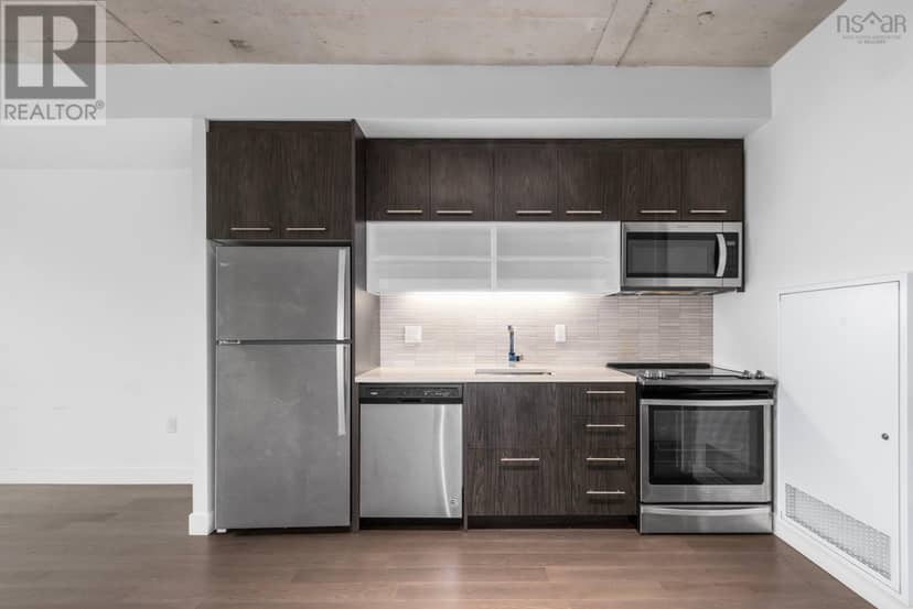 312 1048 Wellington Street — photo 4 of 40