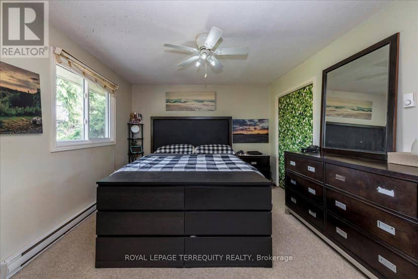 1092 Old Barrie Road W — photo 12 of 37