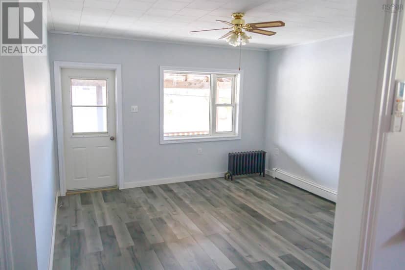 1011 East Margaree Road — photo 18 of 40