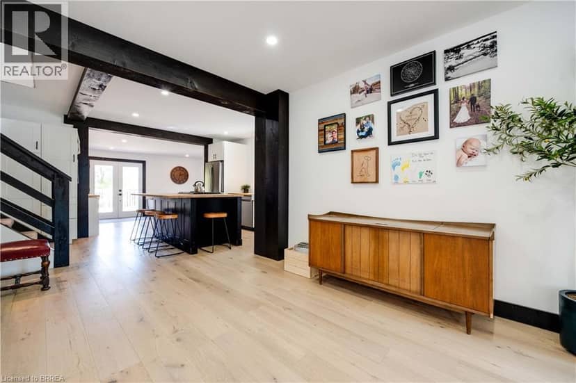 54 RAILWAY Street E — photo 10 of 34