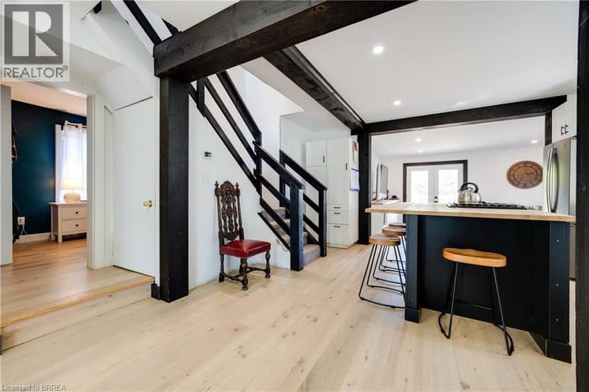54 RAILWAY Street E — photo 13 of 34