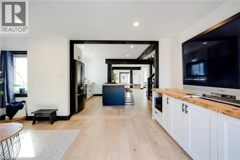 54 RAILWAY Street E — photo 16 of 34