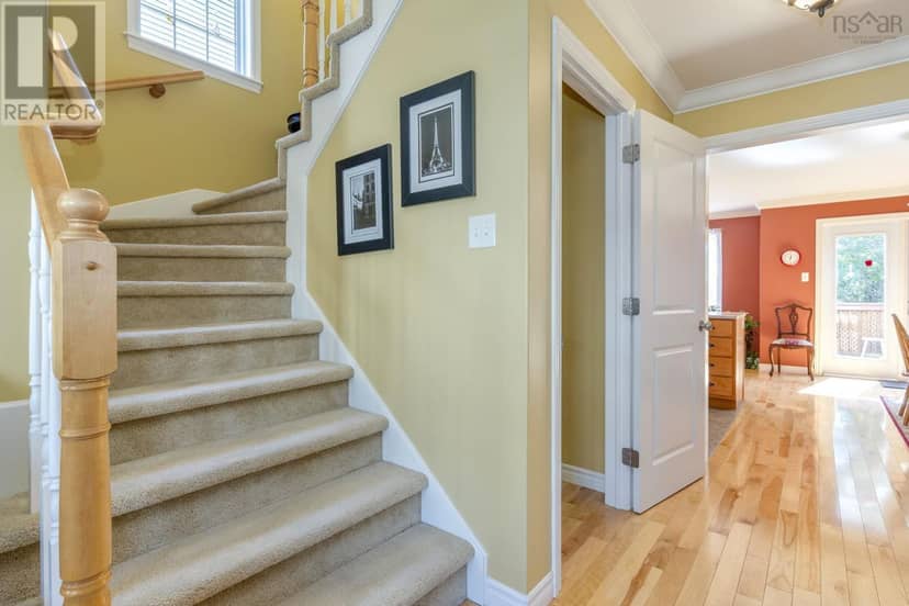 76 Outrigger Crescent — photo 27 of 40