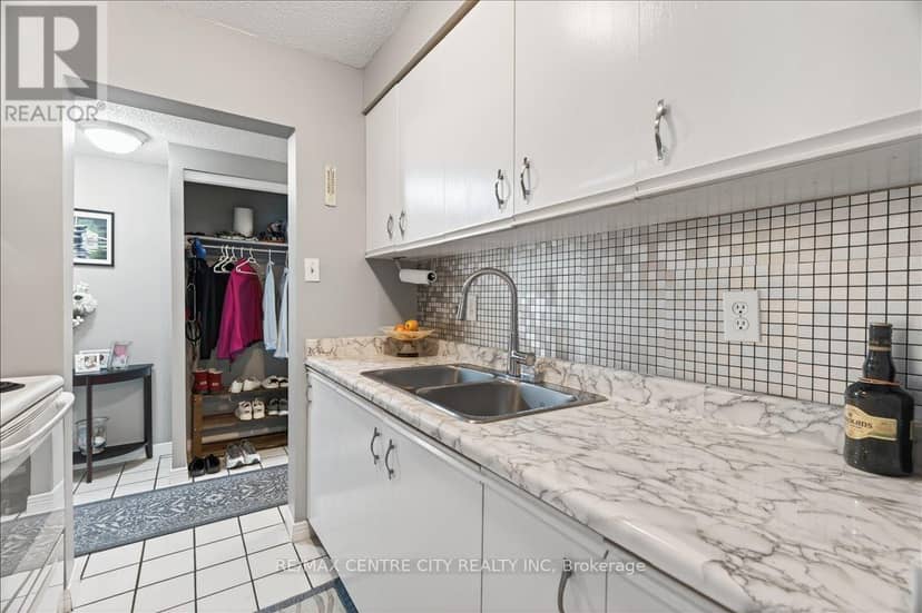 102 - 31 Victoria Street S — photo 12 of 37