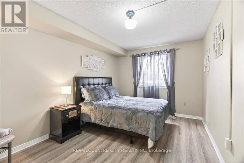 102 - 31 Victoria Street S — photo 24 of 37