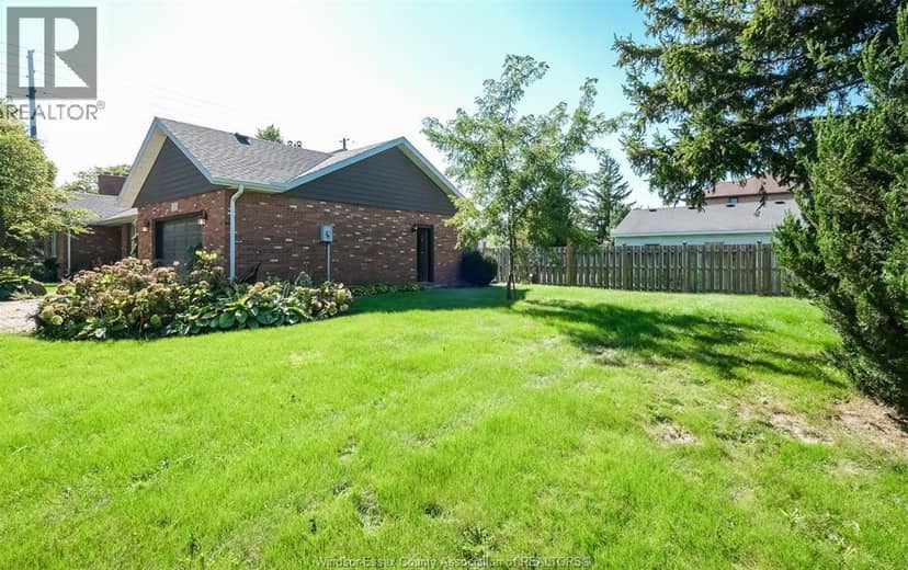 2585 Banwell — photo 4 of 17