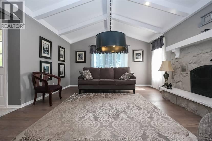 2585 Banwell — photo 7 of 17