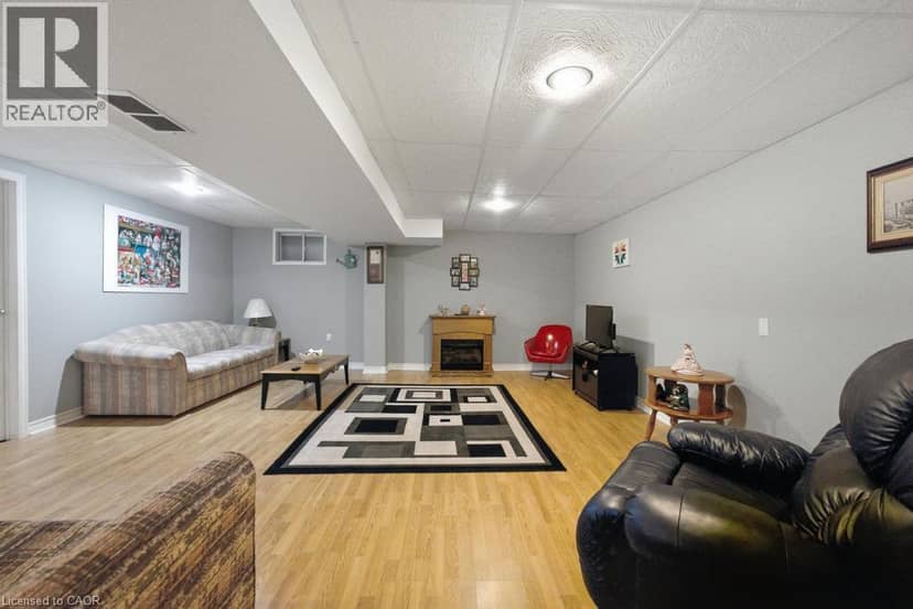 34 SOUTHBROOK Drive Unit# 7 — photo 17 of 20