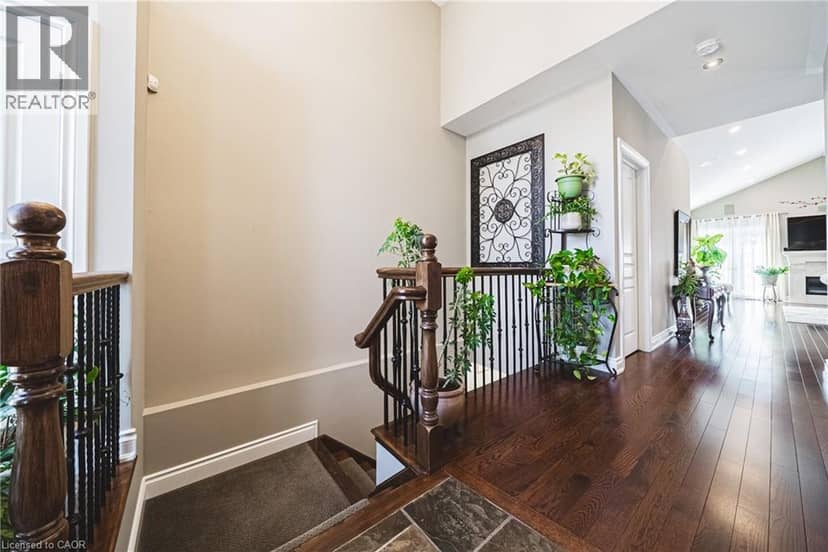 137 PINEHILL Drive — photo 27 of 39