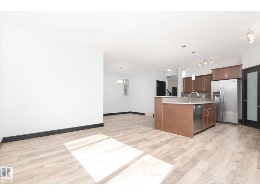 71 Greenbury Cr — photo 18 of 40