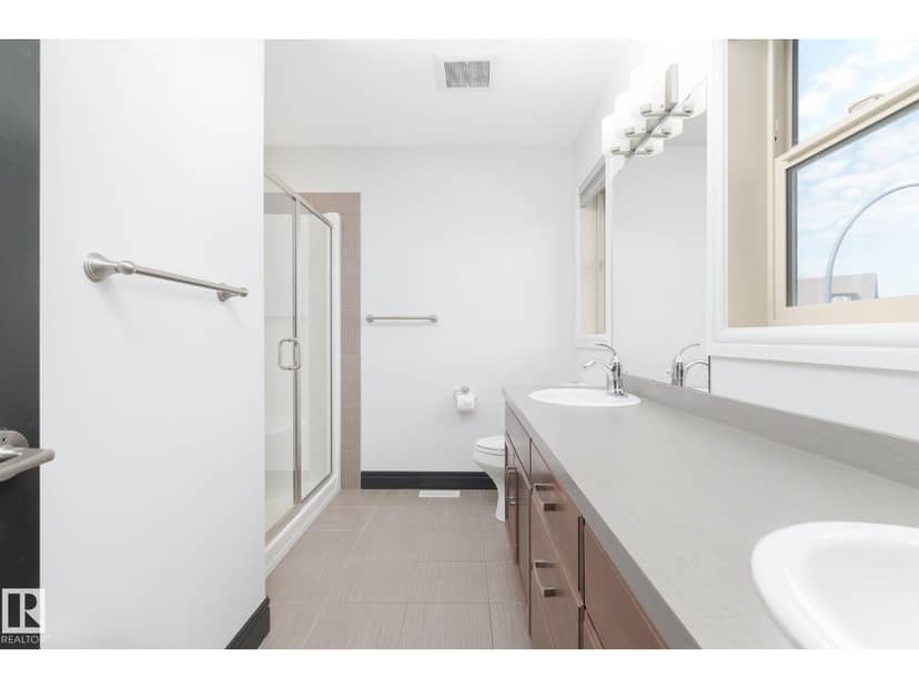 71 Greenbury Cr — photo 32 of 40