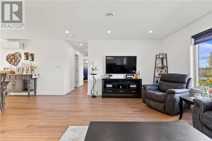 974 Highway 17 E — photo 15 of 40