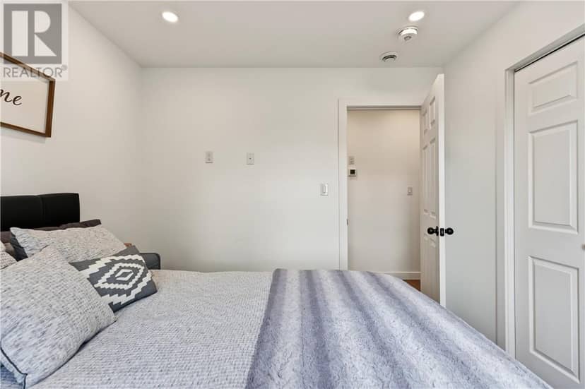 974 Highway 17 E — photo 18 of 40