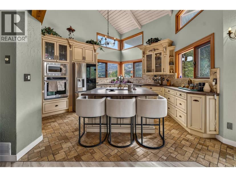 758 McMurray Road, Kaleden, photo 4