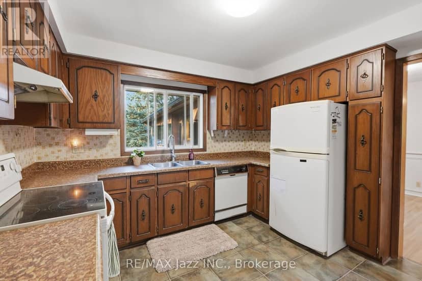 346 Conlin Road E — photo 18 of 40