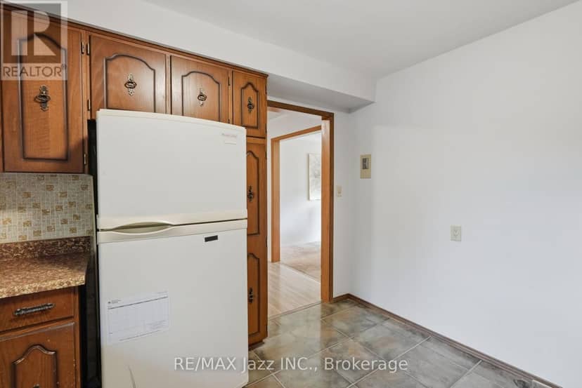 346 Conlin Road E — photo 19 of 40