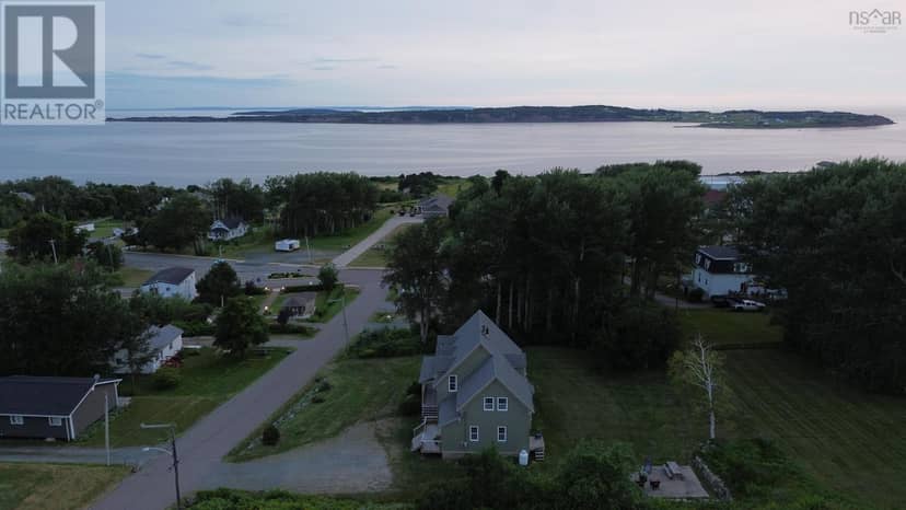 21 Fraser Street, Port Hood, photo 3