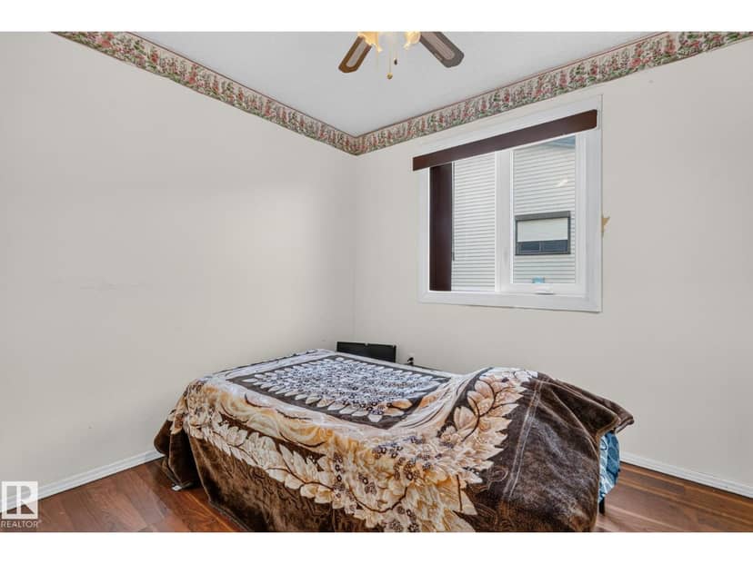 11 Howson Cr NW — photo 19 of 40