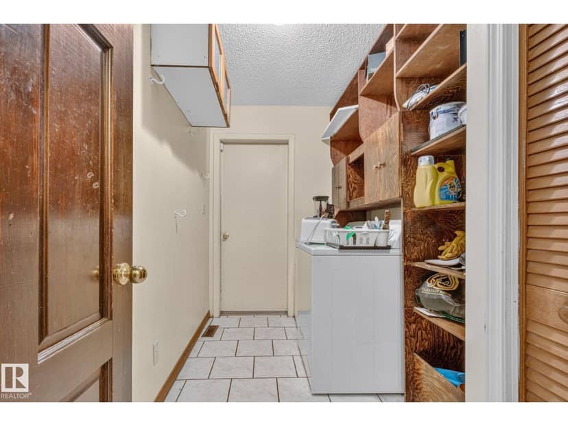 11 Howson Cr NW — photo 22 of 40