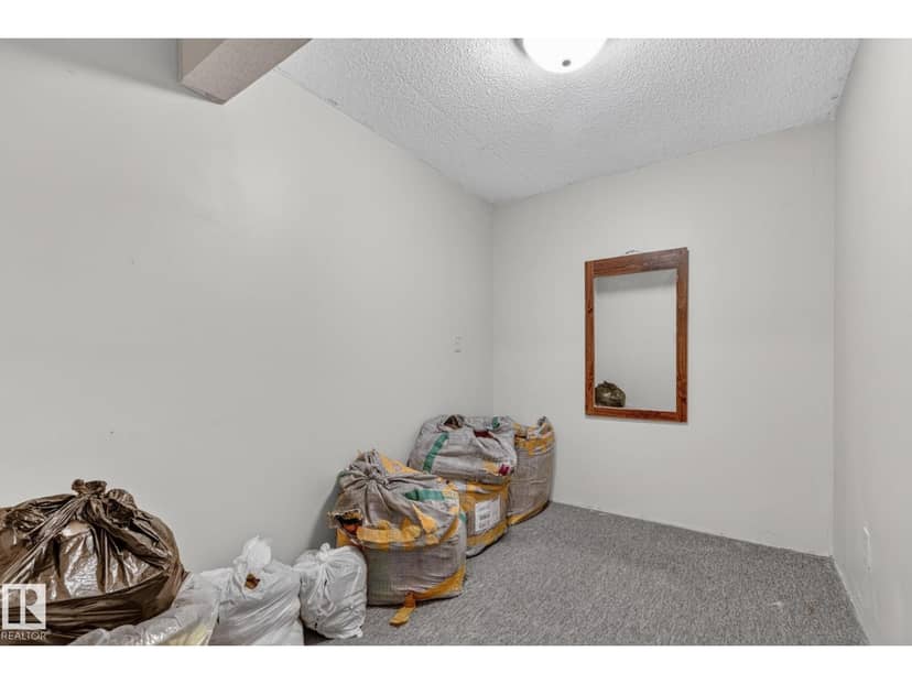 11 Howson Cr NW — photo 35 of 40