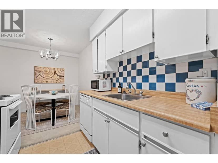 206 250 W 1ST STREET, North Vancouver, photo 3