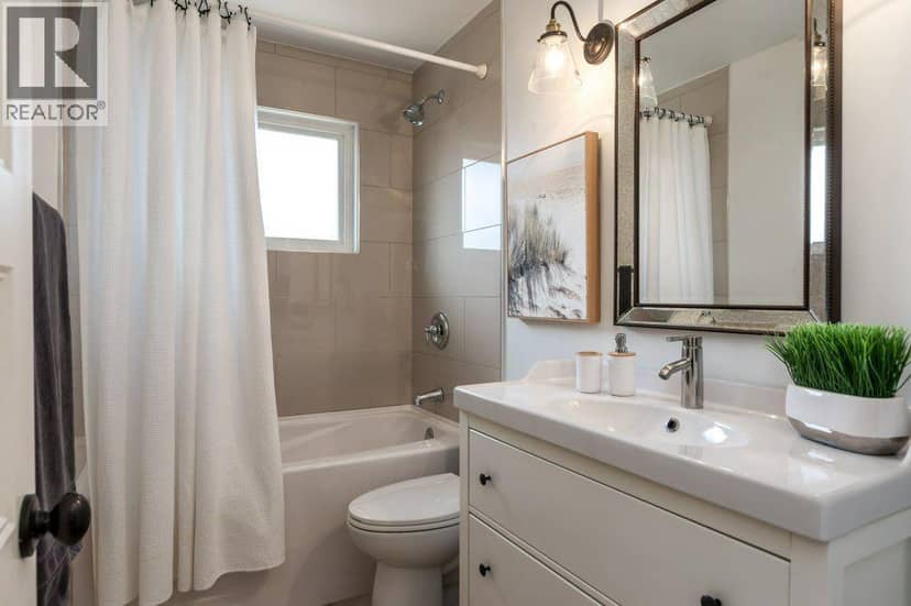 9504 3 Street SE — photo 16 of 40