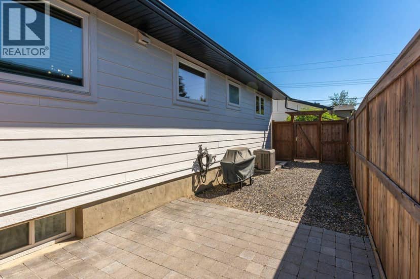 9504 3 Street SE — photo 35 of 40