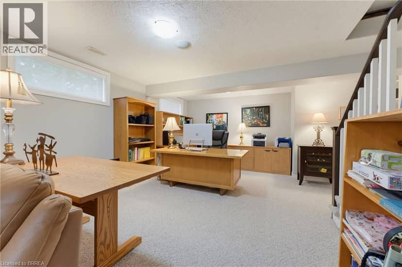 68 FAIRVIEW Drive Unit# 3 — photo 25 of 40