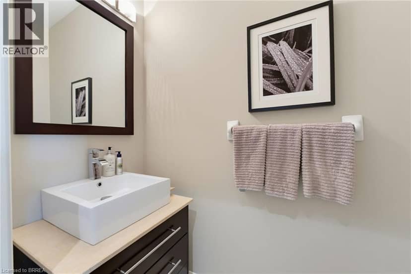 68 FAIRVIEW Drive Unit# 3 — photo 19 of 40