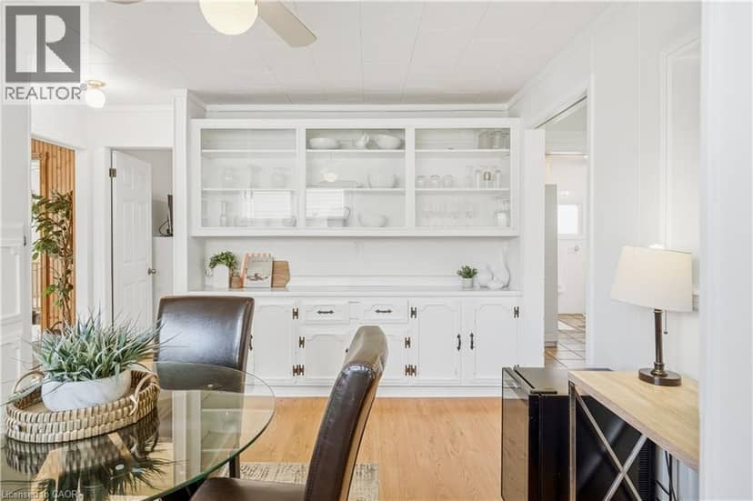 42 SANDERSON Street — photo 15 of 40