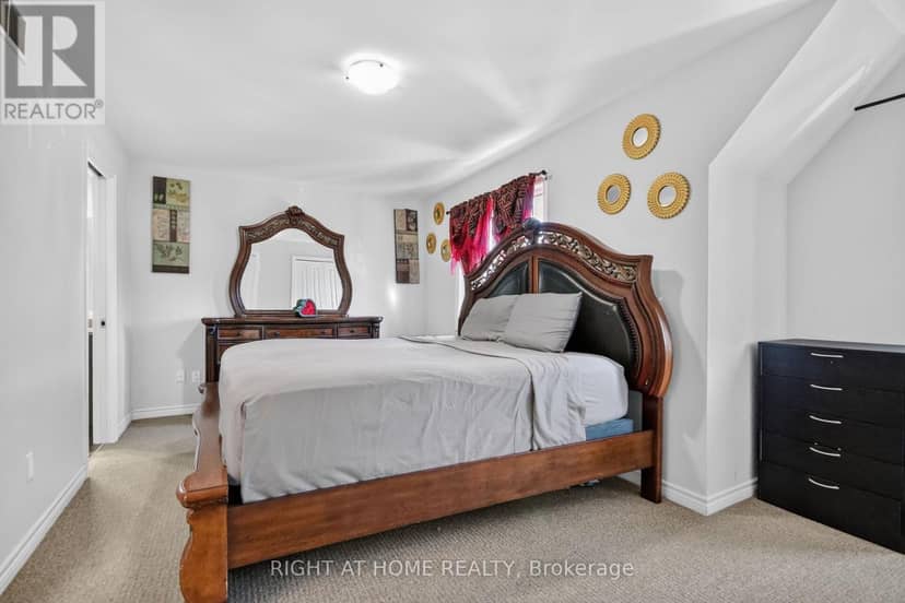 221 King Street — photo 16 of 30