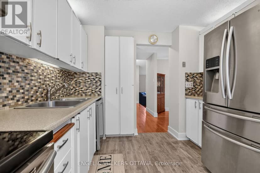 138 Sherway Drive — photo 12 of 40