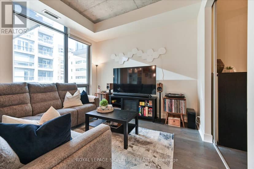 420 - 399 Adelaide Street W — photo 9 of 21