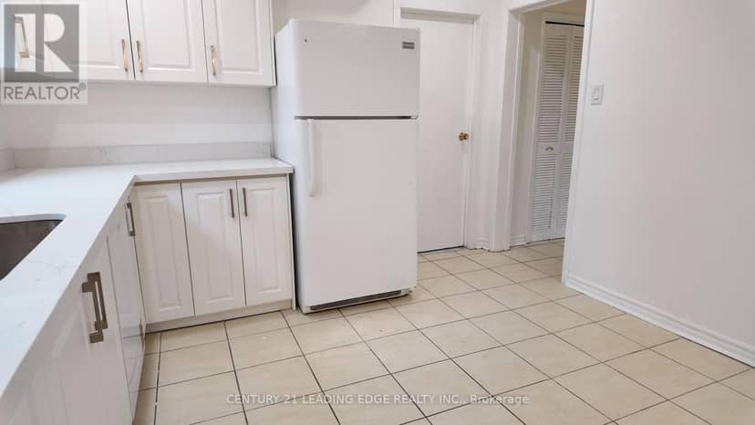39 Waddington Crescent — photo 10 of 40