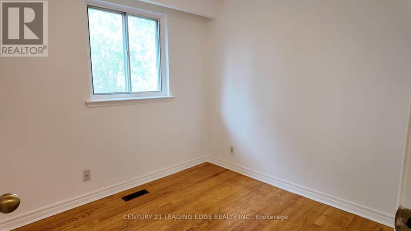 39 Waddington Crescent — photo 28 of 40