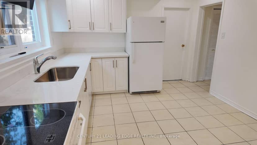 39 Waddington Crescent, Toronto, photo 7