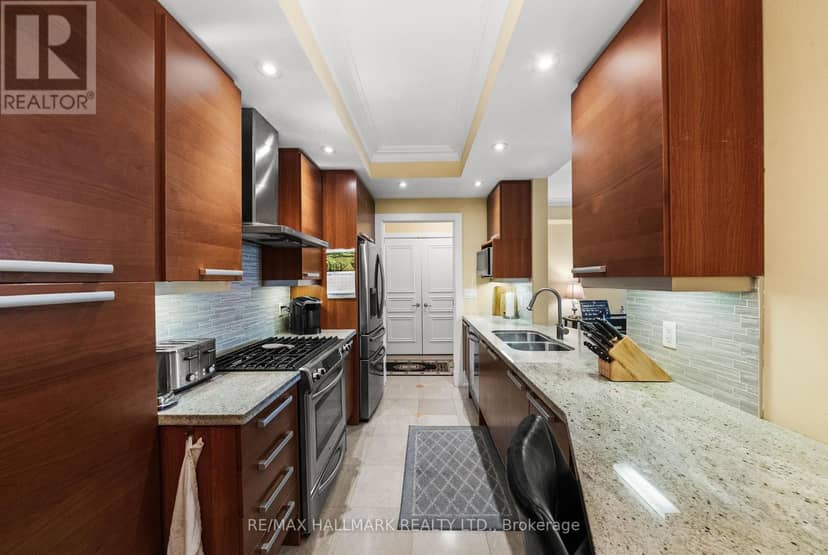 807C - 662 Sheppard Avenue E — photo 12 of 29