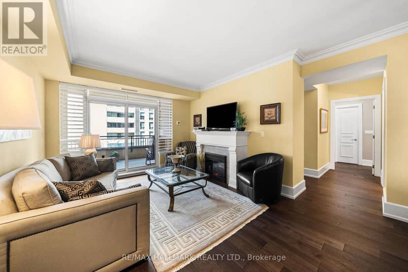 807C - 662 Sheppard Avenue E — photo 2 of 29