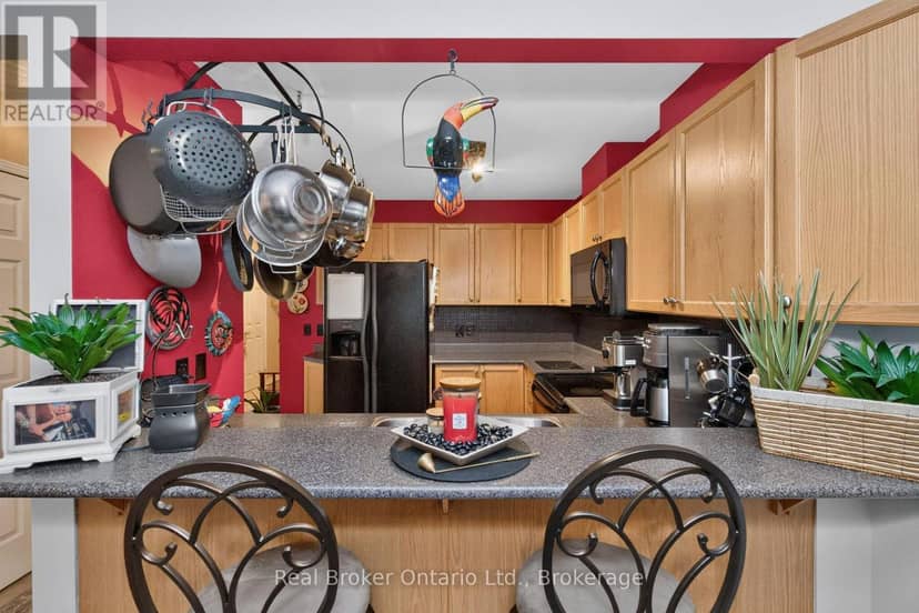 140 Southwinds Crescent — photo 11 of 40