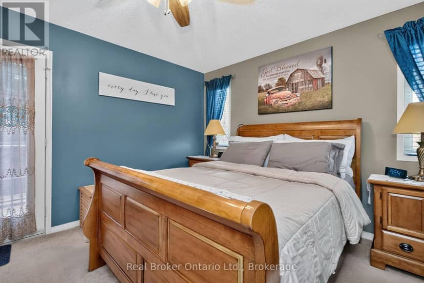 140 Southwinds Crescent — photo 17 of 40
