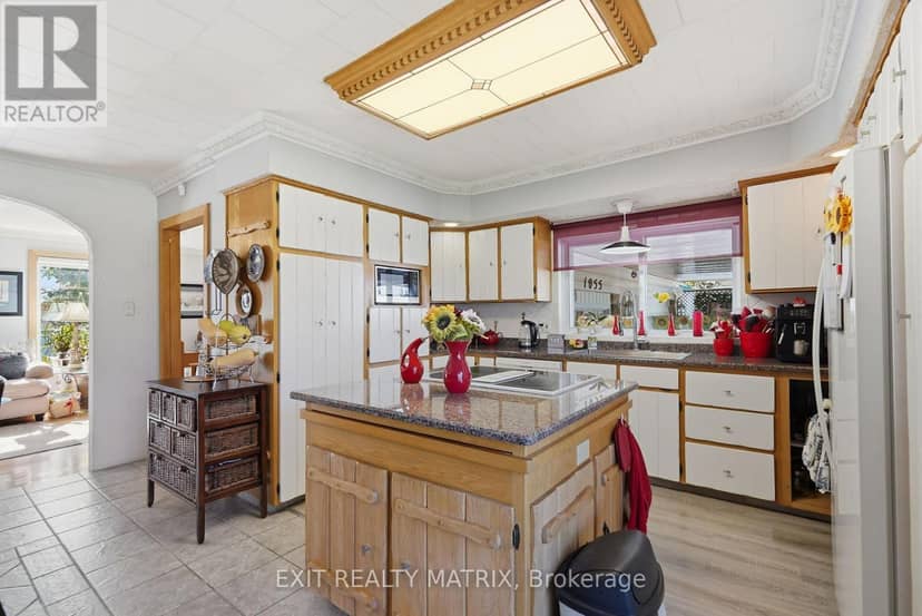 1055 Victoria Street — photo 11 of 40