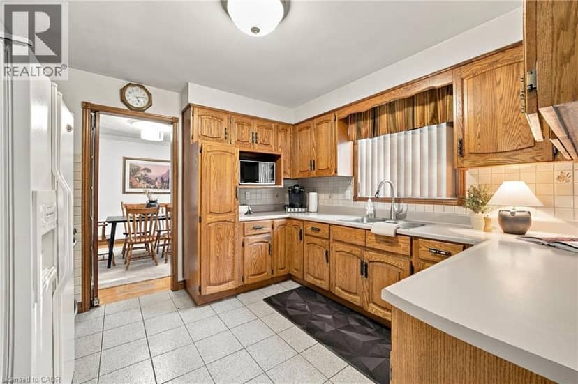 144 LOVERS Lane — photo 15 of 40