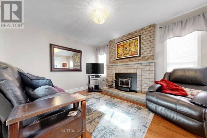 43 Berwick Crescent — photo 10 of 40