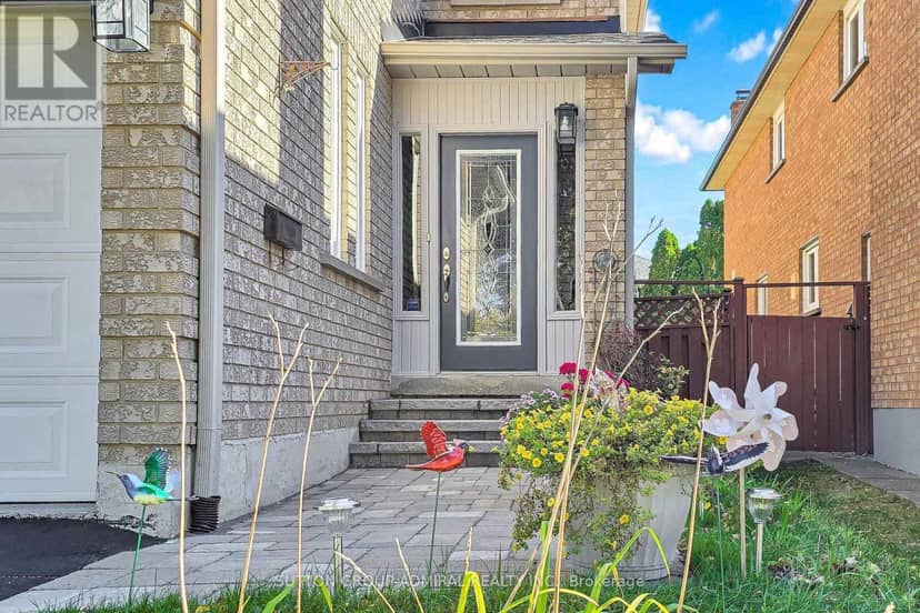43 Berwick Crescent, Richmond Hill, photo 2