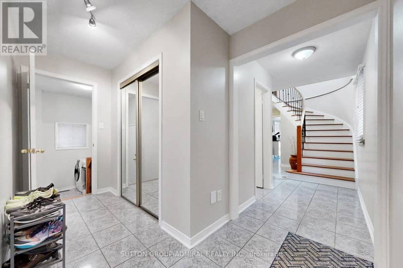 43 Berwick Crescent, Richmond Hill, photo 4