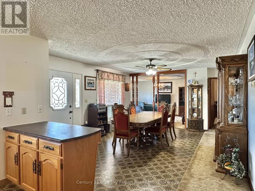 540 Bissett Street — photo 11 of 35