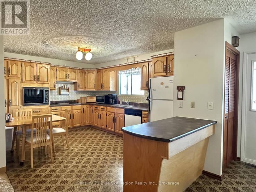 540 Bissett Street — photo 12 of 35